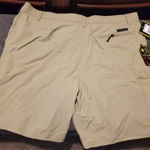 Men's khaki shorts dry fit